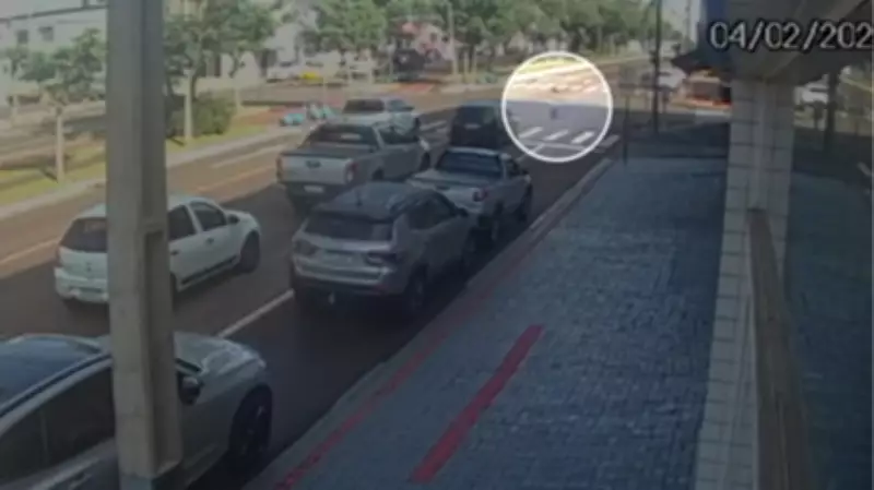 Idosa de 71 anos morre após ser atropelada por ônibus em faixa de pedestres em Cascavel, PR