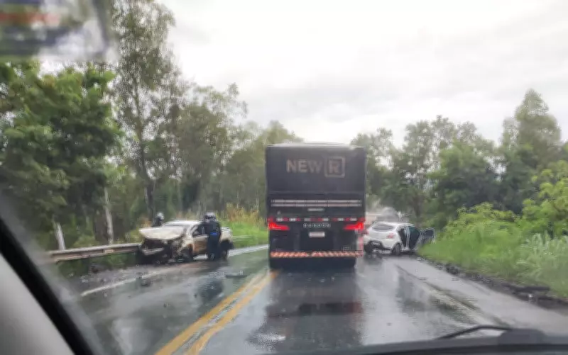 Idoso de 79 anos morre em colisão entre dois carros na BR-354, em Campo Belo, MG