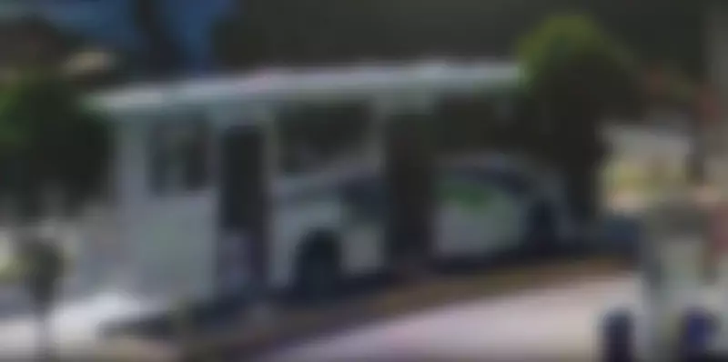 Idoso de 81 anos morre após ficar com pé preso em porta de ônibus e ser atropelado em Patos de Minas