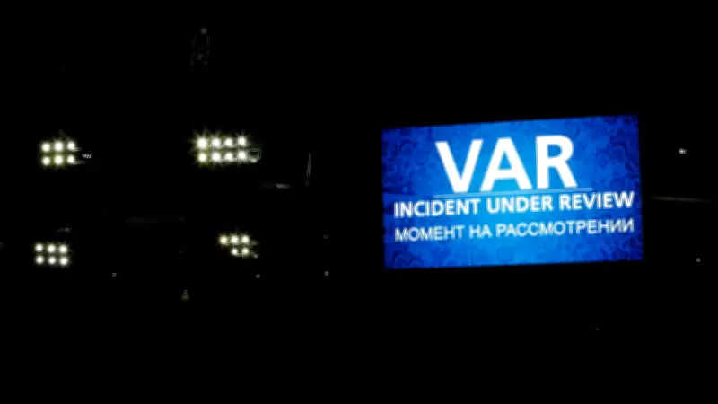 IFAB discute mudanças no VAR e regras contra cera em reunião no País de Gales