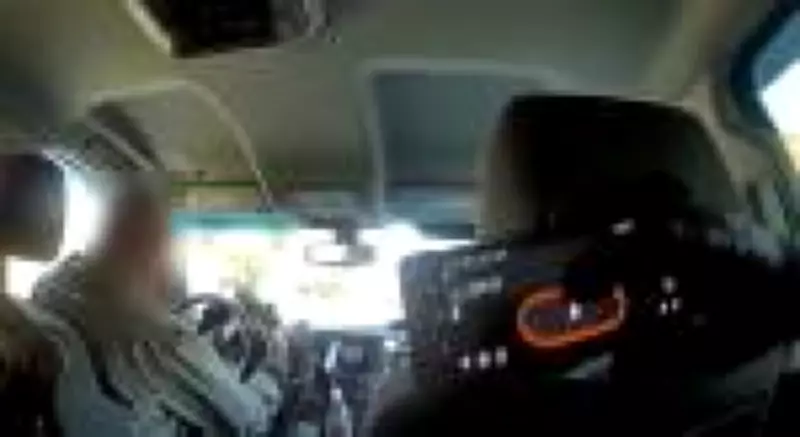 Imagens revelam que agente atirou cinco vezes em professora durante operação de imigração nos EUA