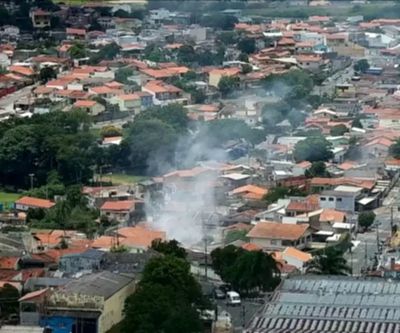 Incêndio consome residência no bairro São Gabriel, em Campinas, nesta segunda-feira