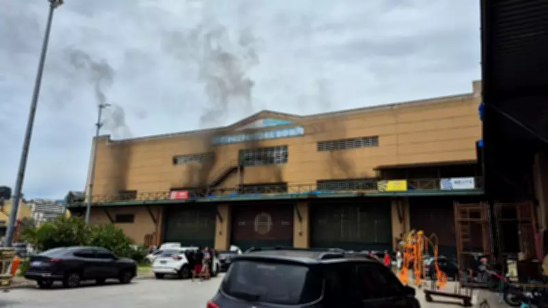 Incêndio em barracão da Grande Rio é controlado sem feridos ou danos materiais