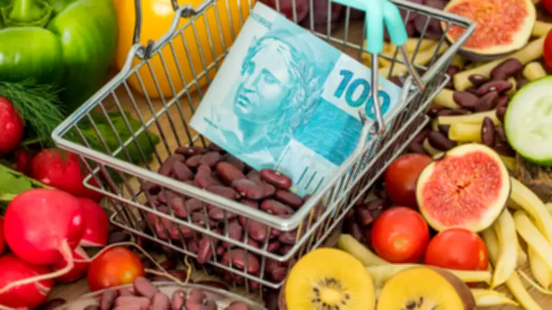 Inflação prevista abaixo de 4% por 4ª semana, mas distante da meta do BC