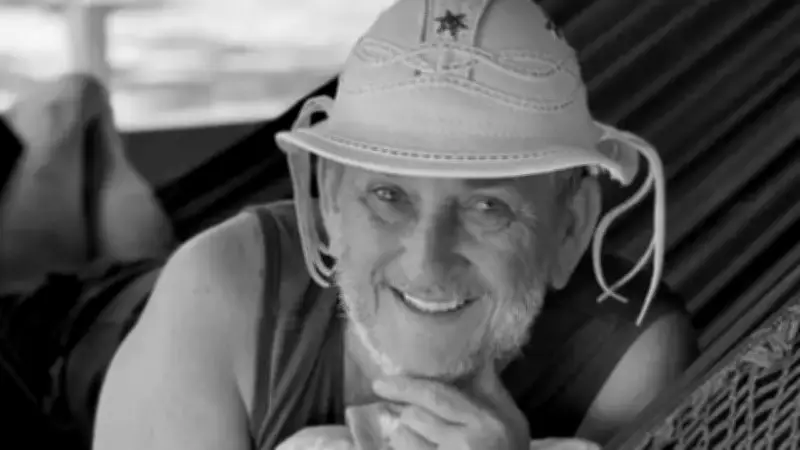 Influenciador perde pai após mais de 20 dias na UTI: entenda a cirurgia rara no crânio