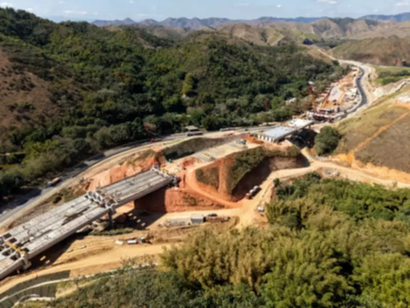 Interdição total na pista de subida da Serra das Araras nesta sexta-feira (20)