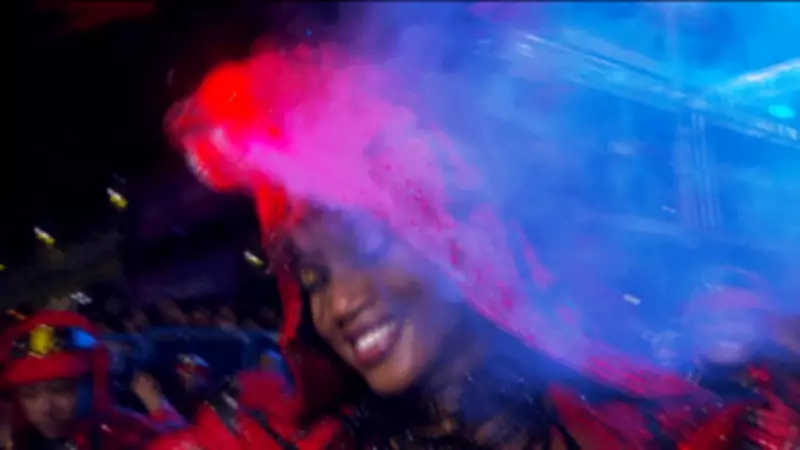 Iza revela segredo da fantasia com cobra fumante na Imperatriz Leopoldinense