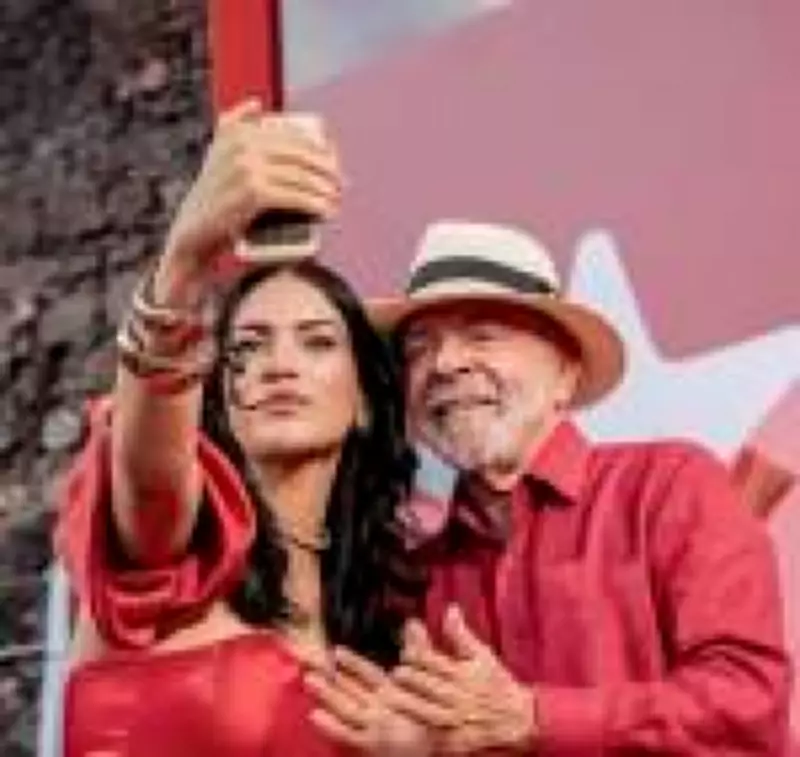 Janja repreende Lula durante evento do PT após selfie com ativista trans