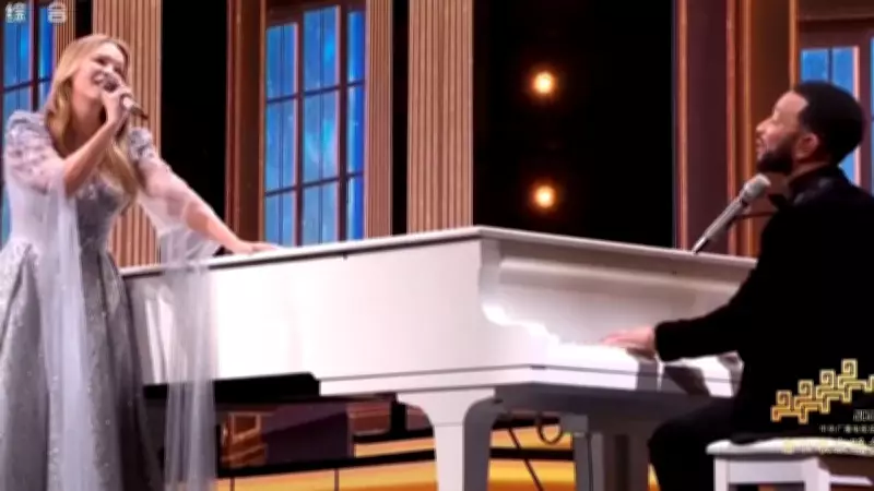 John Legend e Hélène Rollès emocionam com 'A Bela e a Fera' em evento na China