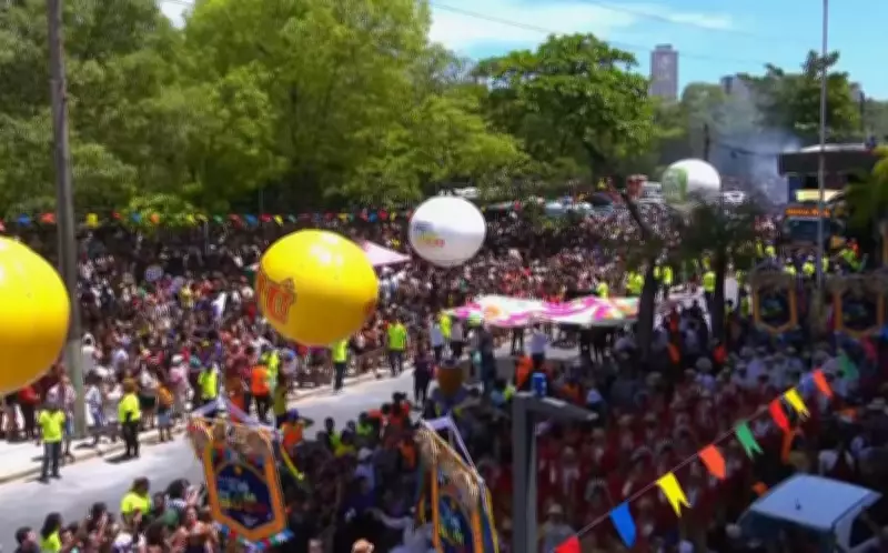 João Gomes lidera 'drilha' que encerra carnaval e anuncia São João no Recife