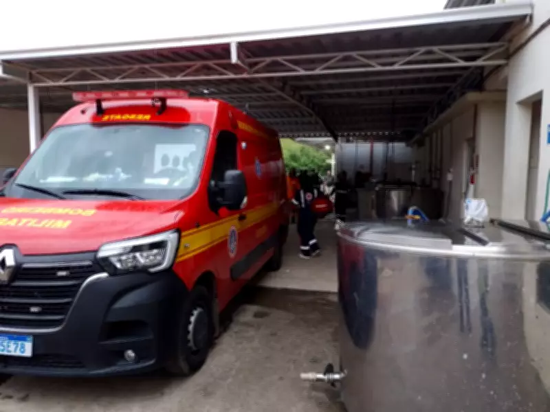 Jovem de 17 anos tem mão presa em máquina de moer carne em frigorífico de Juiz de Fora