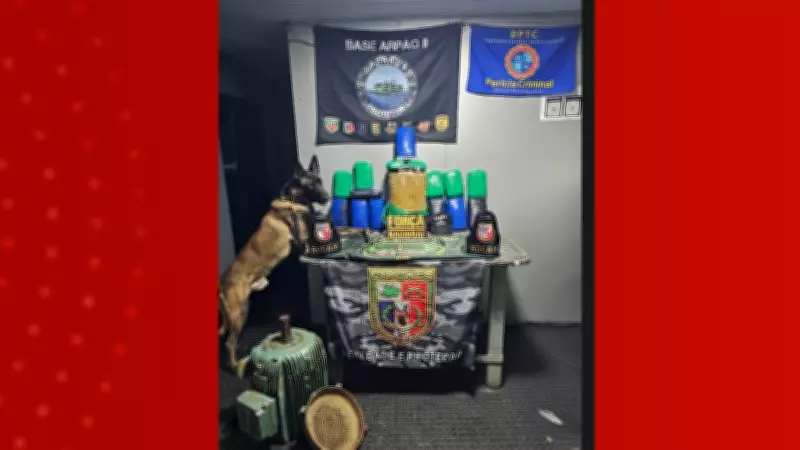 Jovem de 19 anos é presa com 60 kg de cocaína escondidos em caixas de som no Amazonas