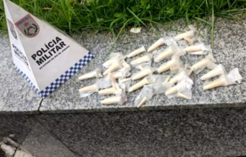 Jovem de 23 anos é preso com 38 pinos de cocaína escondidos na cueca em Piraí, RJ