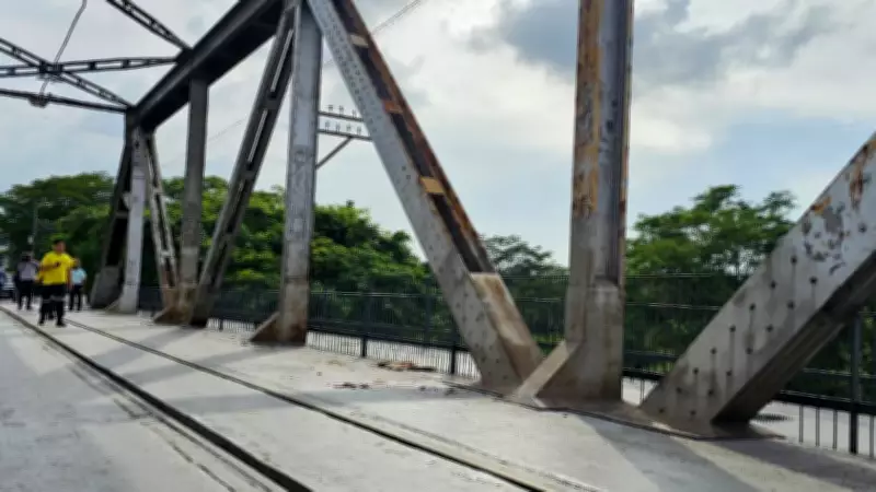 Jovem de 23 anos morre em acidente na ponte entre PI e MA ao ir para entrevista de emprego