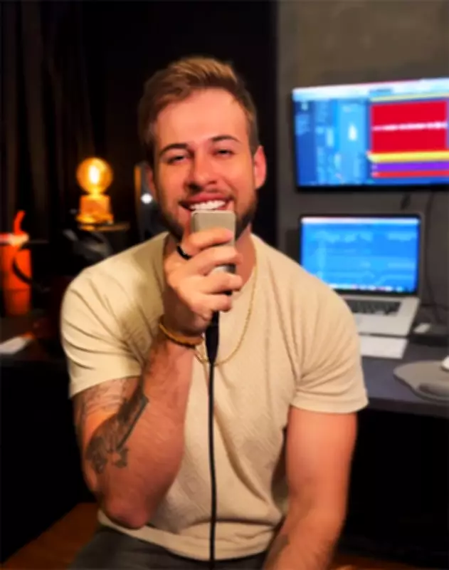 Junior Villa canta hit de Bad Bunny em ritmo de arrocha em vídeo viral