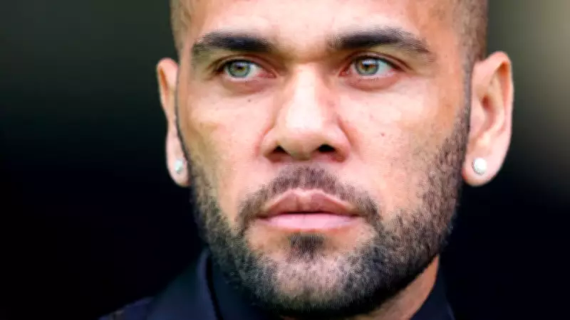 Justiça bloqueia R$ 7,7 milhões de Daniel Alves por dívida de rescisão com São Paulo