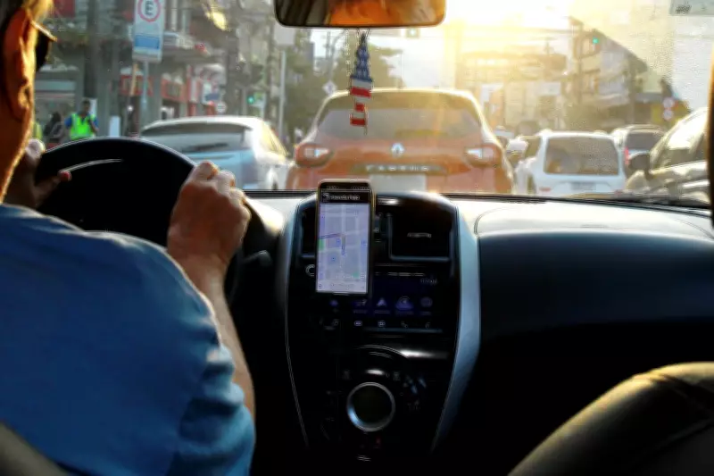 Justiça de Mongaguá nega indenização a motorista de app bloqueado após 5 mil recusas