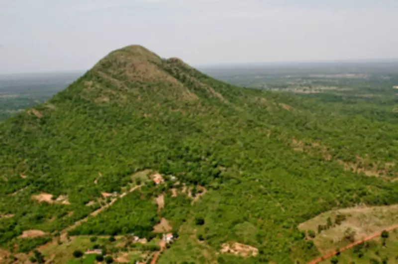 Justiça suspende obras no Morro de Santo Antônio após erosão se agravar em Mato Grosso
