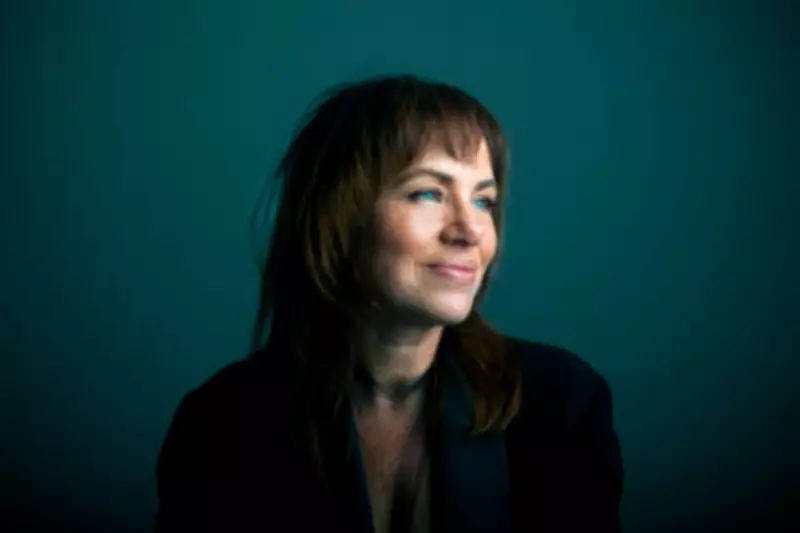 Karine Teles reflete sobre desafios do cinema brasileiro e carreira de atriz