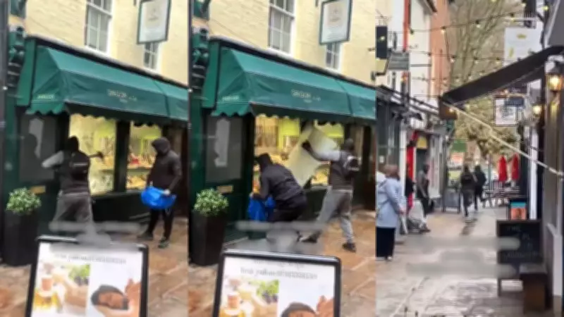 Ladrões usam marreta para roubar joalheria em plena luz do dia em Londres
