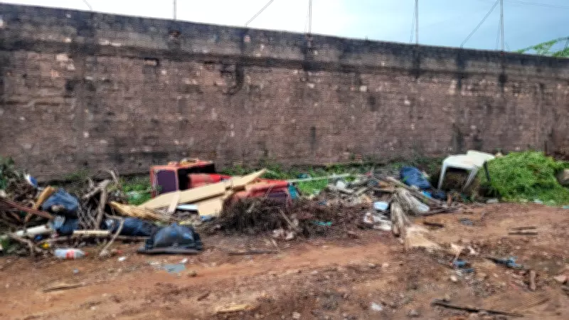 Lixo Irregular na Rua Xingu em Santarém Preocupa Moradores com Dengue