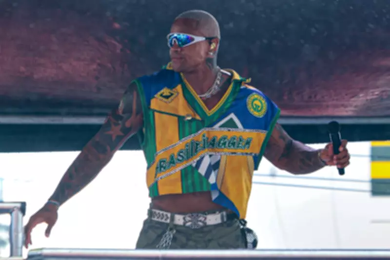 Léo Santana encerra Carnaval de Salvador no Arrastão da Quarta-feira de Cinzas