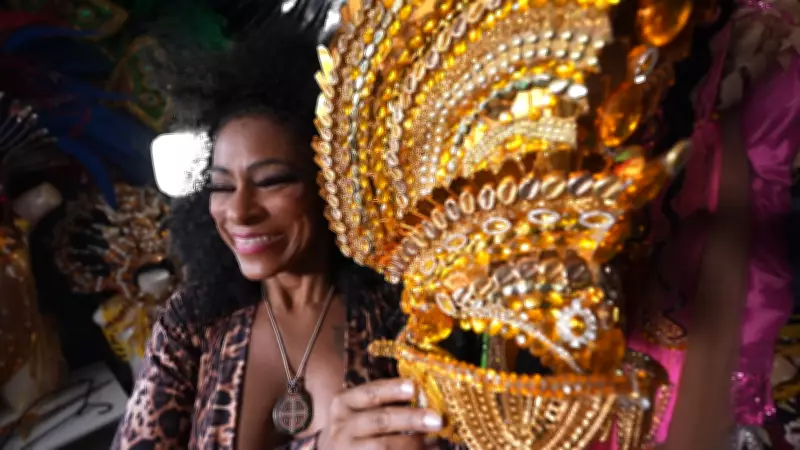 Marcinha, a rainha das rainhas, transforma paixão pelo samba em legado no Carnaval de Curitiba