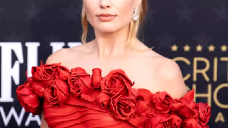 Margot Robbie e Jacob Elordi elogiam beleza e talento de Wagner Moura em entrevista