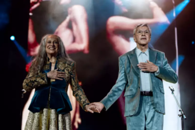 Maria Bethânia e Caetano Veloso vencem Grammy com álbum ao vivo