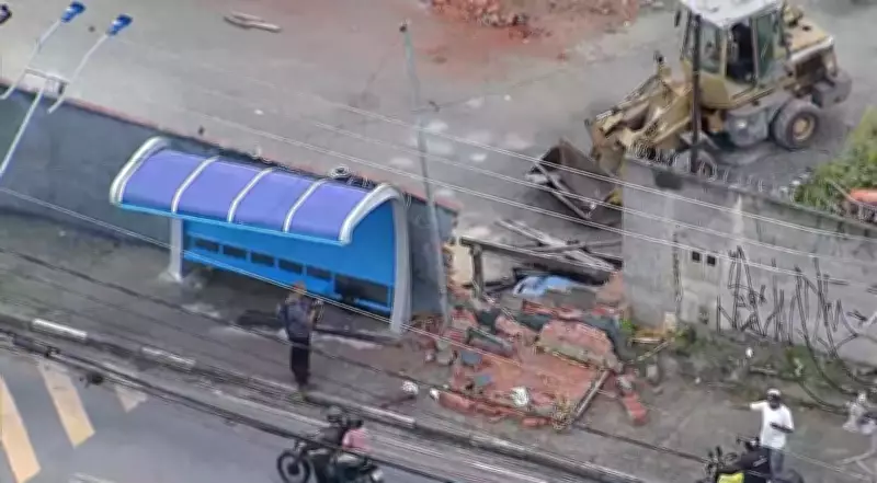 Menino de 4 anos morre em Itapevi após muro desabar durante obra com trator