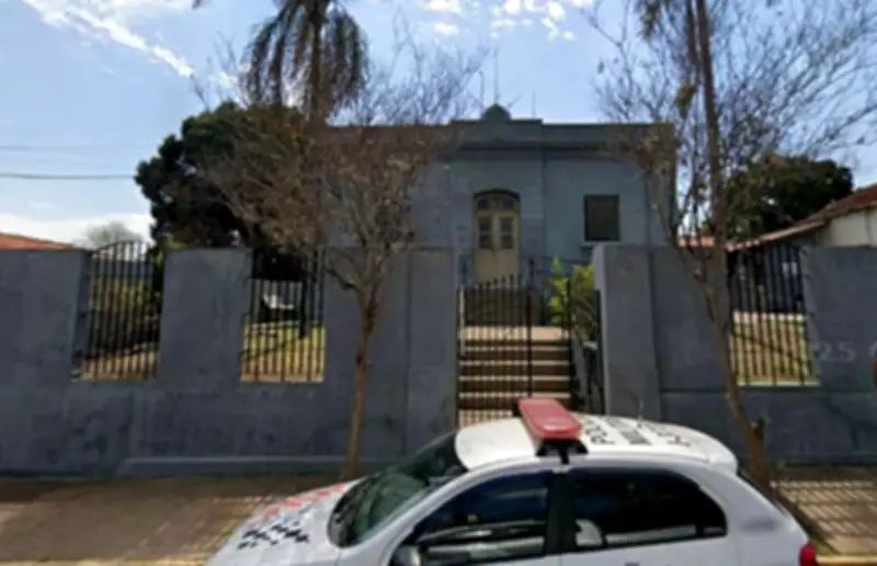 Menino de 8 anos morre prensado por carro em garagem de casa em Analândia, SP