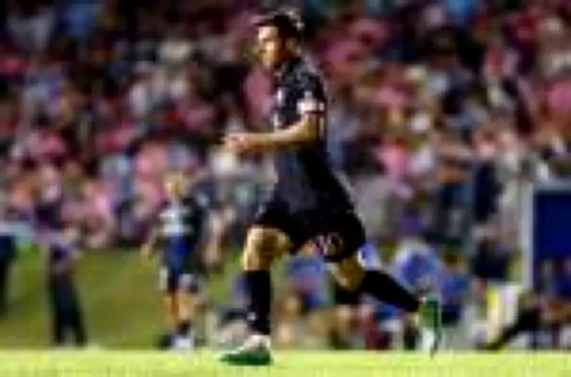 Messi é derrubado por torcedor invasor em amistoso do Inter Miami nos EUA