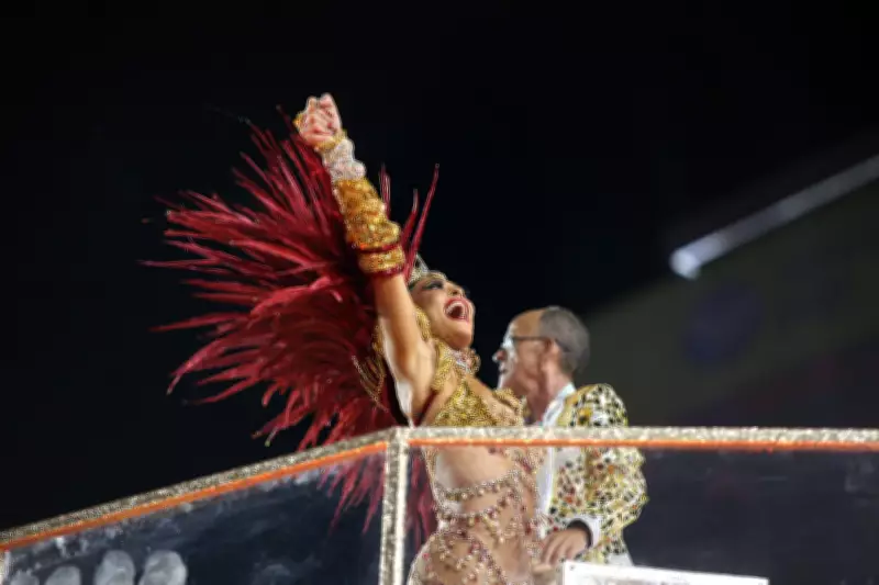 Máfia do jogo do bicho derruba escola que homenageou Lula no Carnaval 2026