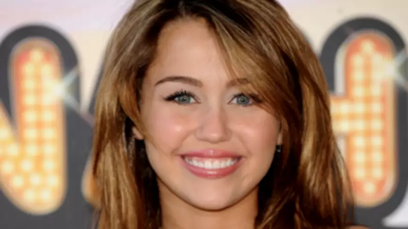 Miley Cyrus celebra 20 anos de 'Hannah Montana' com especial no Disney+