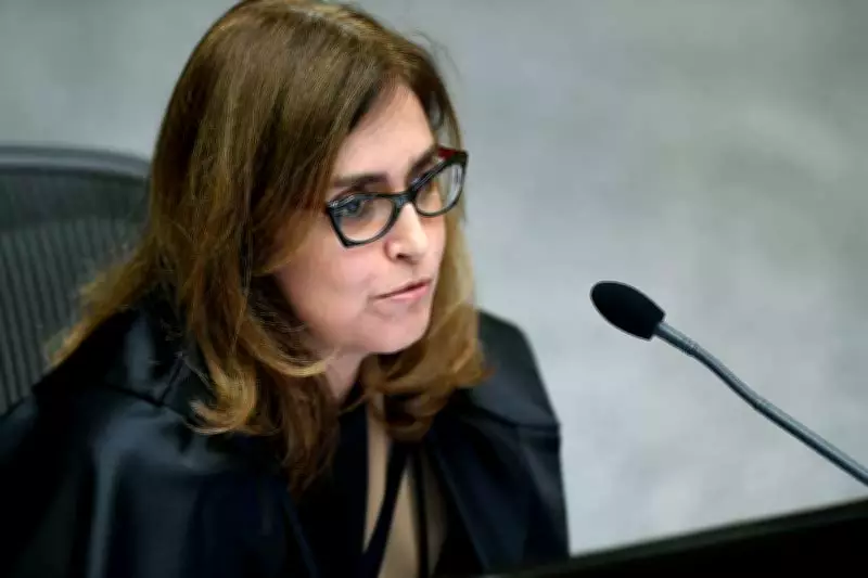 Ministra do STJ pede substituição em comissão de assédio sexual por vínculo familiar