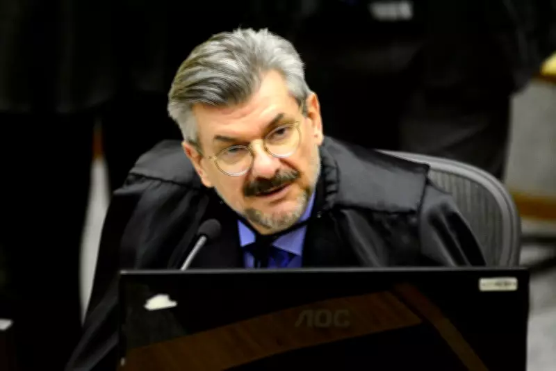 Ministro Buzzi pede afastamento após nova denúncia de importunação sexual no CNJ