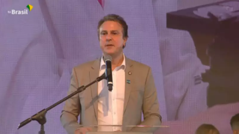 Ministro da Educação Camilo Santana faz pronunciamento neste domingo