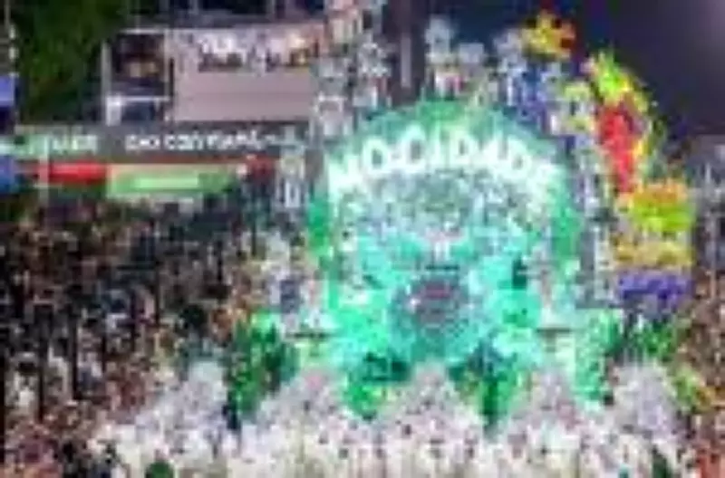 Mocidade Independente abre segunda noite do Carnaval do Rio com homenagem a Rita Lee