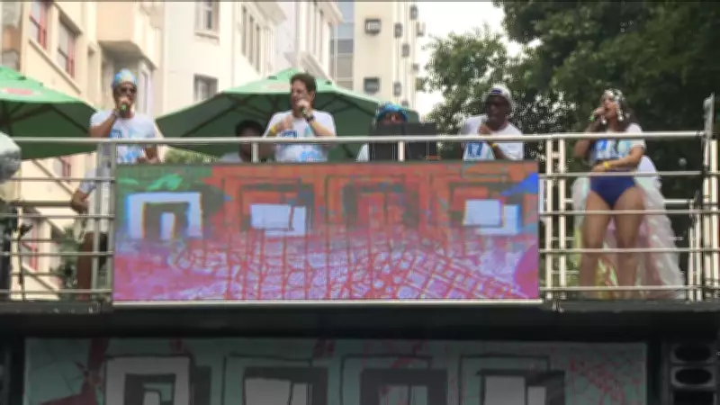 Monobloco encerra circuito de megablocos no Rio com homenagens a Arlindo Cruz e Preta Gil