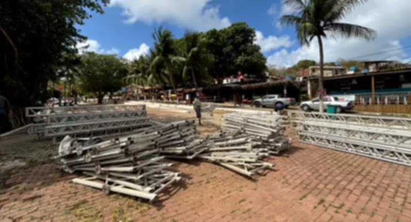 Montagem do Palco Inicia e Administração de Fernando de Noronha Divulga Programação do Carnaval