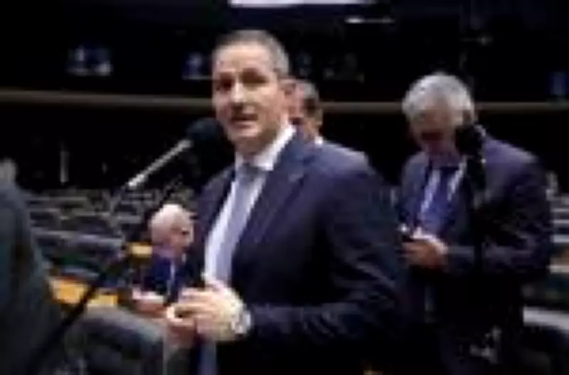 Moraes autoriza deputado Guilherme Derrite a visitar Bolsonaro na prisão da Papudinha