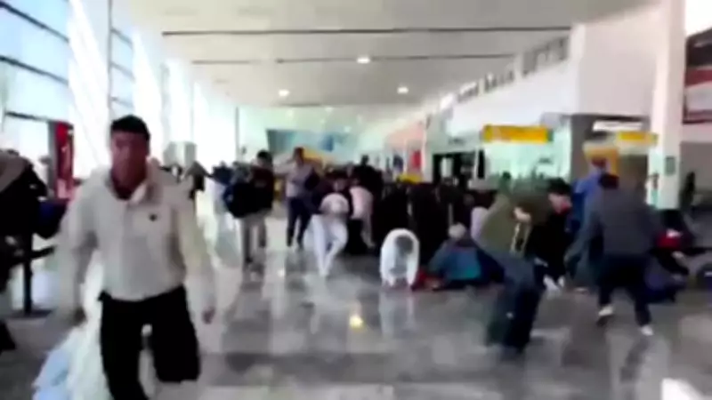 Morte de El Mencho causa pânico em aeroporto mexicano com veículos em chamas