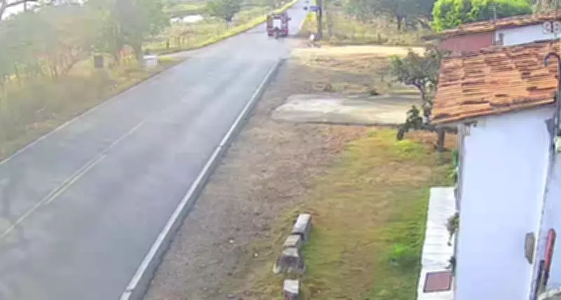 Motociclista se fere em colisão com viatura dos Bombeiros em Macambira