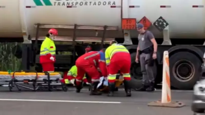 Motociclista sofre fratura exposta em acidente grave com caminhão na SP-310 em Rio Preto