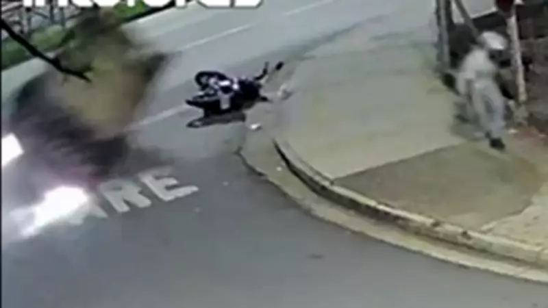 Motociclista tem reação rápida e escapa ileso de carro desgovernado em Sorocaba