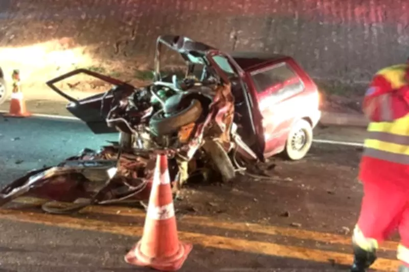 Motorista de 56 anos morre em engavetamento fatal na BR-116, em Leopoldina