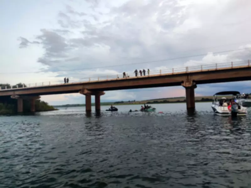 Motorista de 65 anos morre após carro cair em rio profundo na Raposo Tavares em Itaí