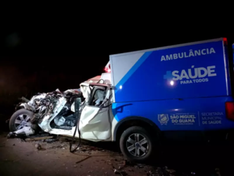 Motorista de ambulância morre em grave acidente com caminhão de abacaxis no Pará