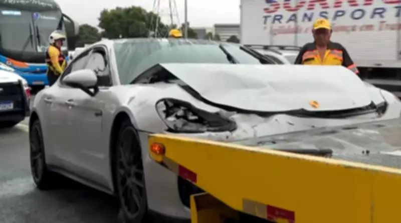 Motorista de Porsche bate e foge na Marginal Tietê; suspeito seria filho de político