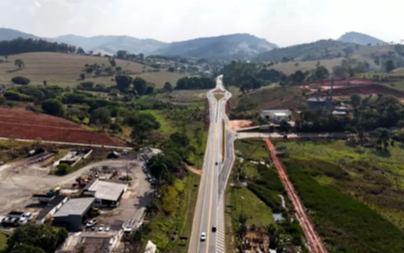 Motoristas devem ficar atentos a obras em 12 rodovias do Sul de Minas até domingo
